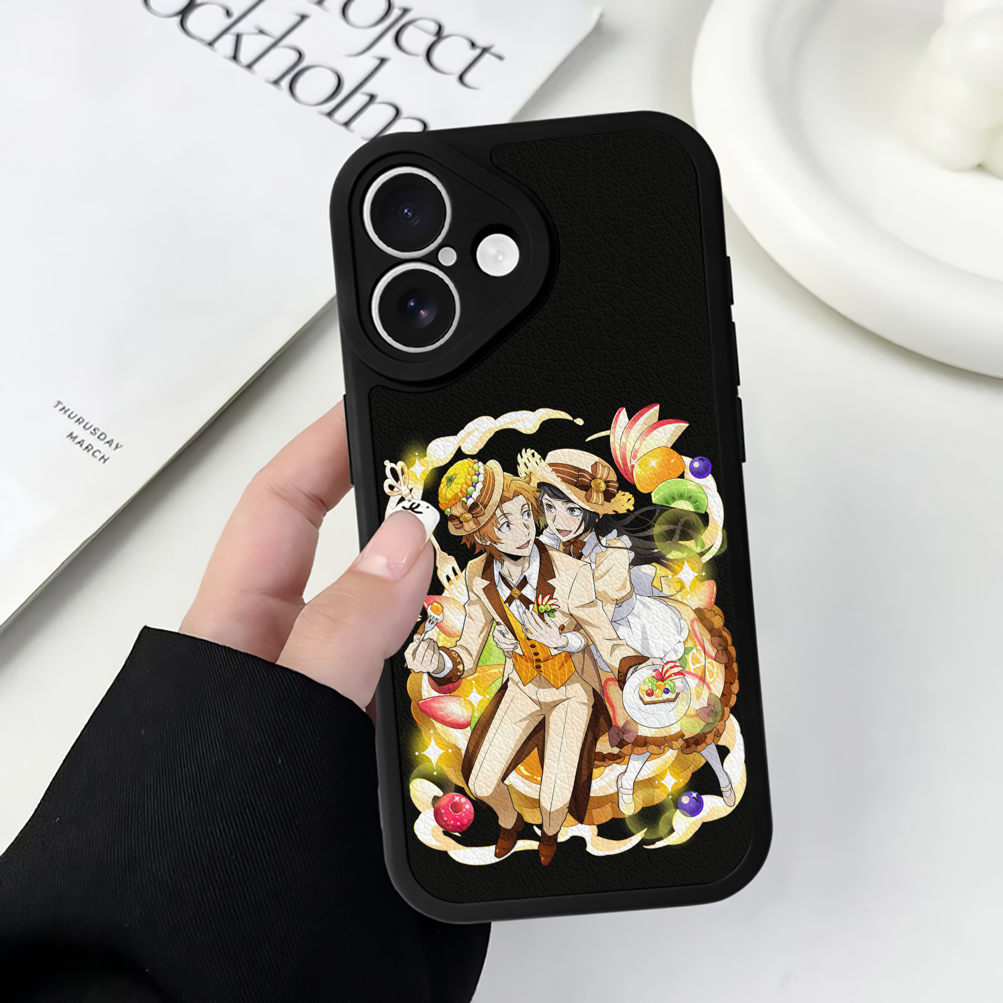 （画像用） 文豪ストレイドッグス Bungo Stray Dogs 【iPhone 16シリーズ対応】シリコンスマホケース（レザー調） 材質：シリコン